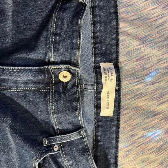 Signature Levi Mid Rise Bootcut Jeans - Picture 3 of 3